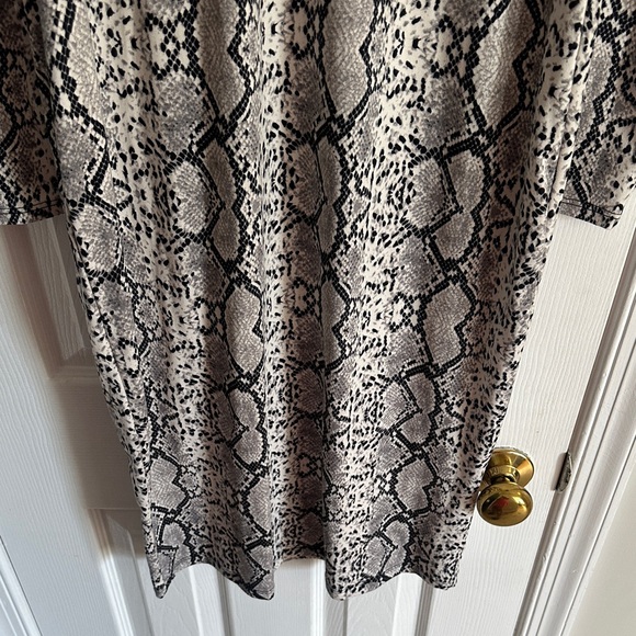 Fashion Nova Beige and Black Snake-Print Long Sleeve Midi Dress - Picture 5 of 8